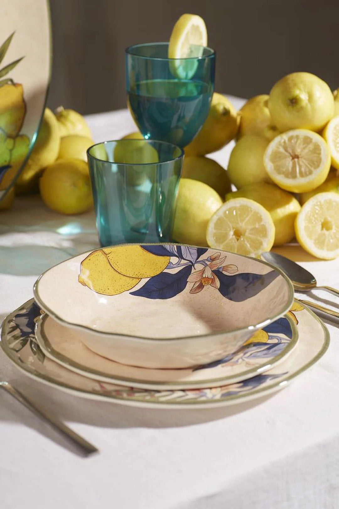 Serving Bowls & Platters