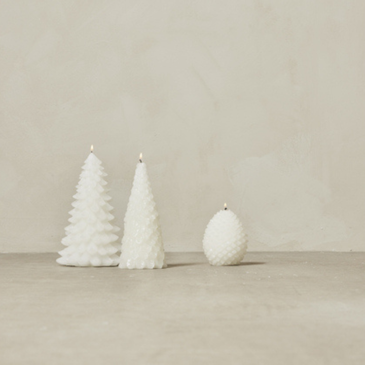 Trelia White Pine Cone Candle – 10.5 cm