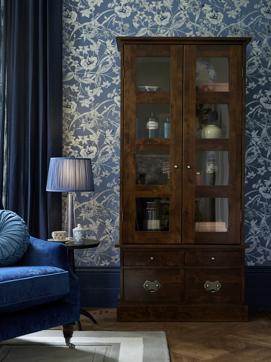 Garrat 2 Door 4 Drawer Display Unit