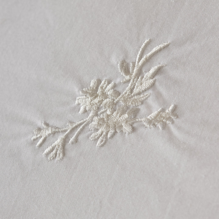 Keeleigh Posy White Duvet Set