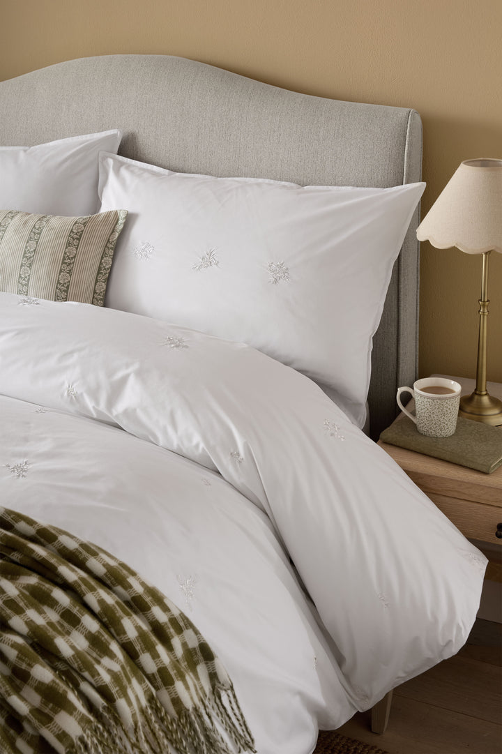 Keeleigh Posy White Duvet Set