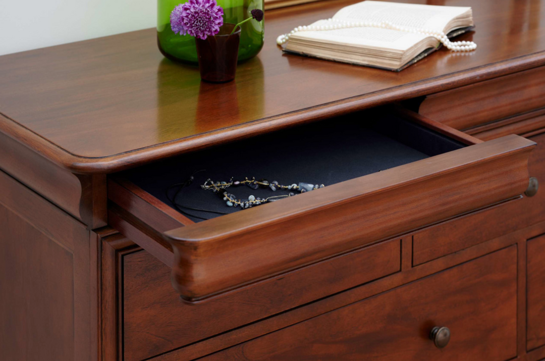 Antoinette Wide 7 Drawer Chest