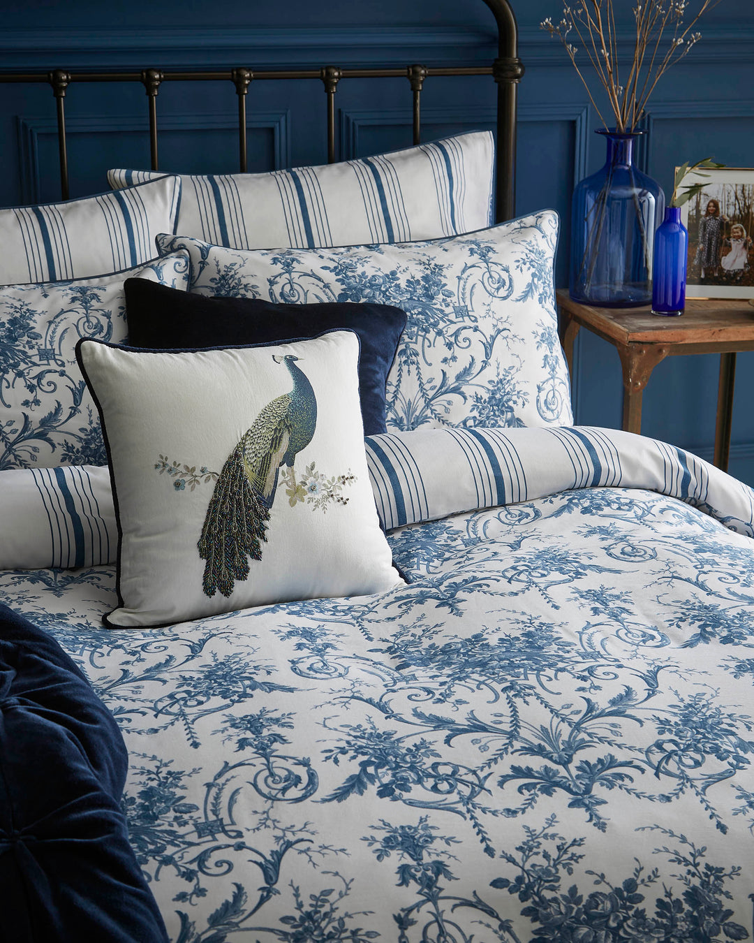 Tuileries Midnight Duvet Set