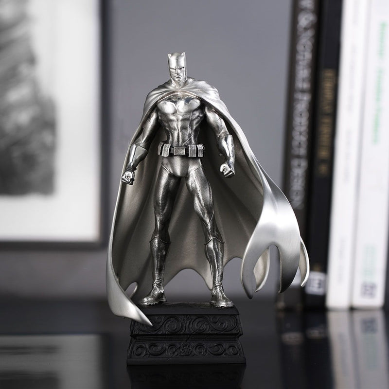 Batman Resolute Figurine