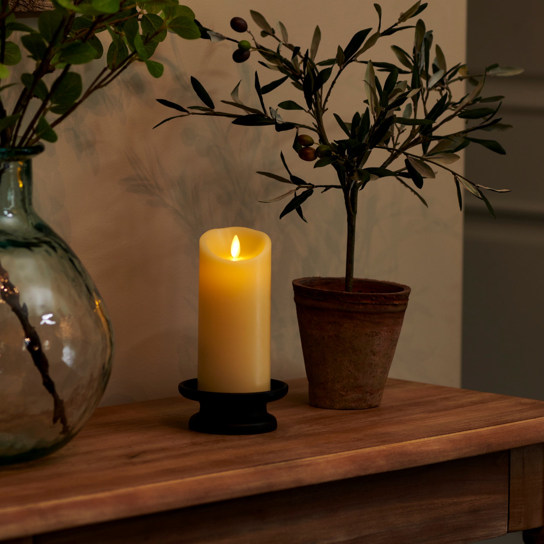 Luminara Living Flame Fragrance Candle with 4 Fragrance Packs Plum Retail